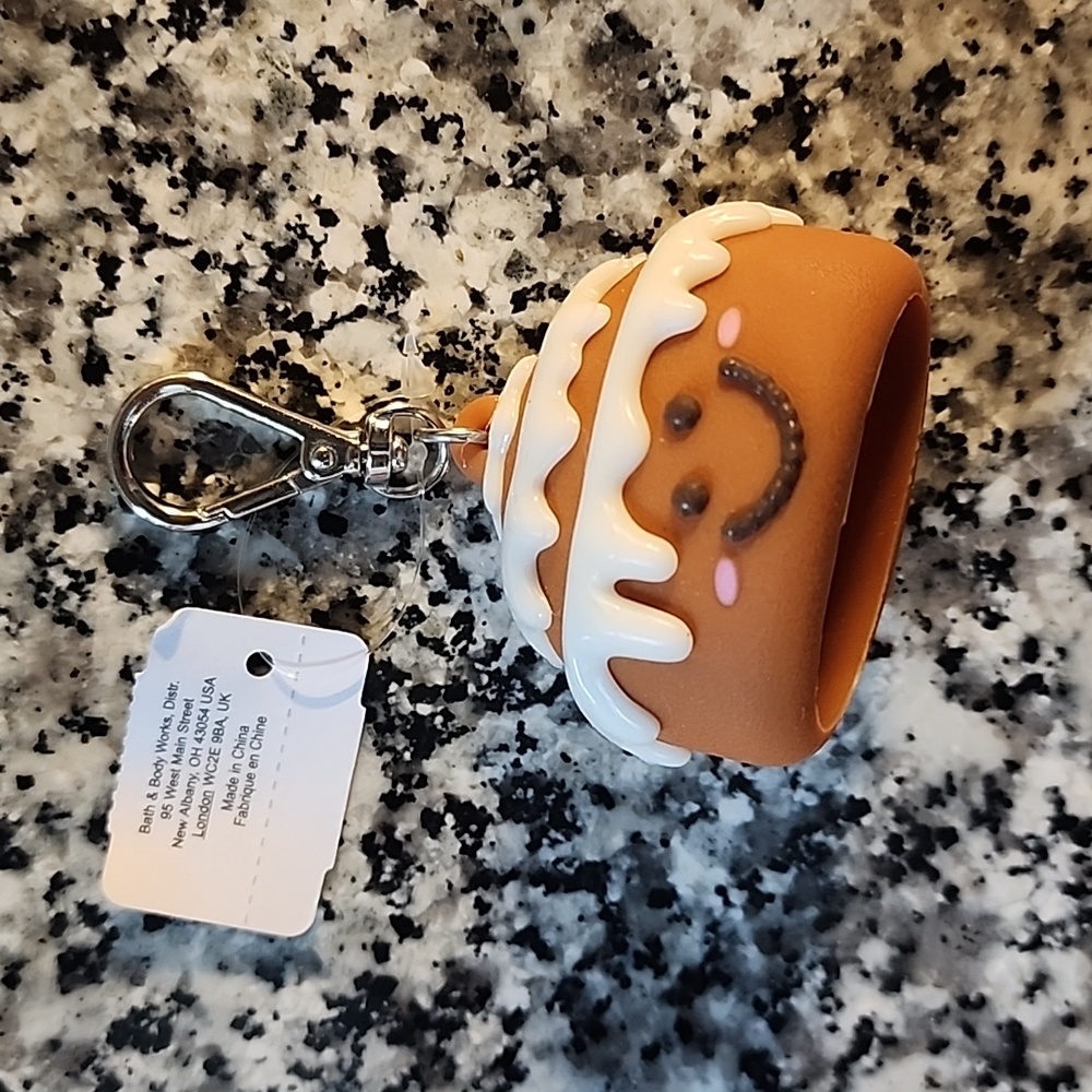 BBW Christmas cinnamon roll pocketbac holder